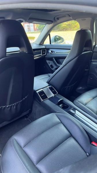 2011 Porsche Panamera 4