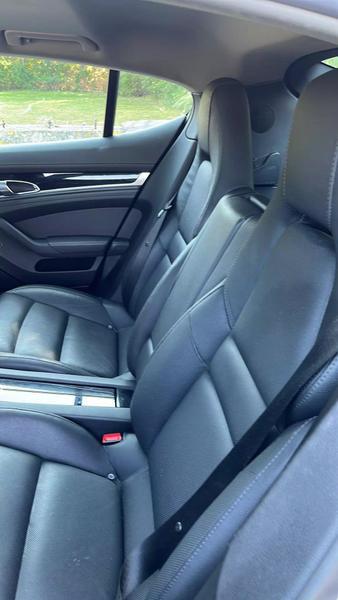 2011 Porsche Panamera 4