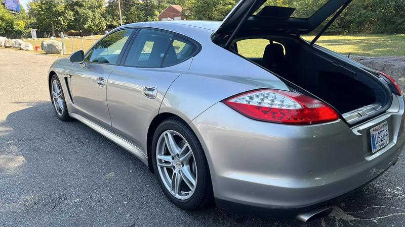 2011 Porsche Panamera 4