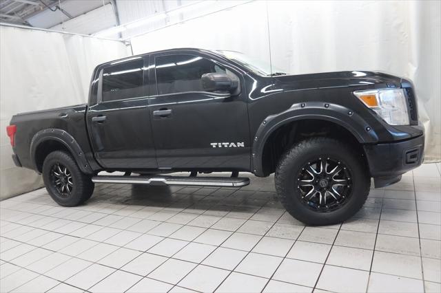 2017 Nissan TITAN