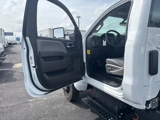 2024 Chevrolet Silverado 6500HD 1WT