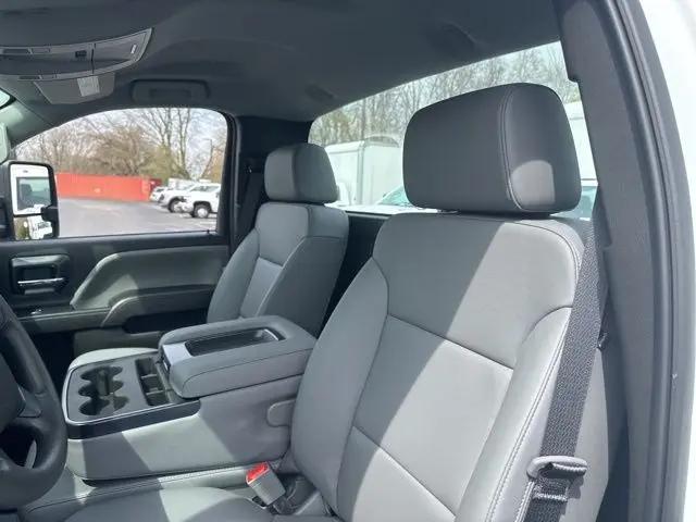 2024 Chevrolet Silverado 6500HD 1WT