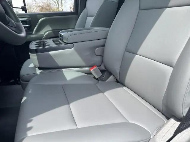 2024 Chevrolet Silverado 6500HD 1WT
