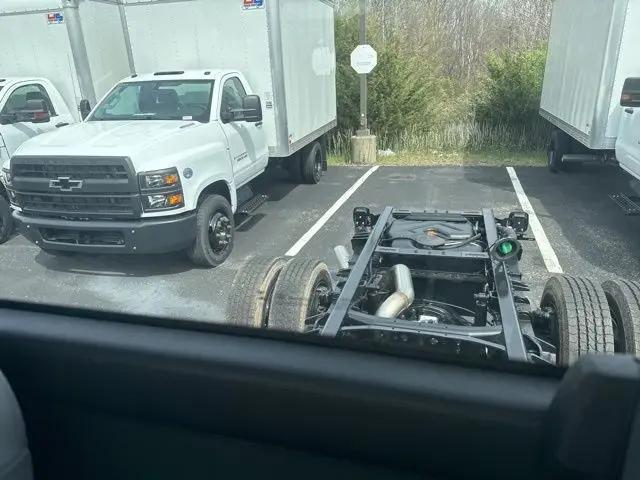 2024 Chevrolet Silverado 6500HD 1WT