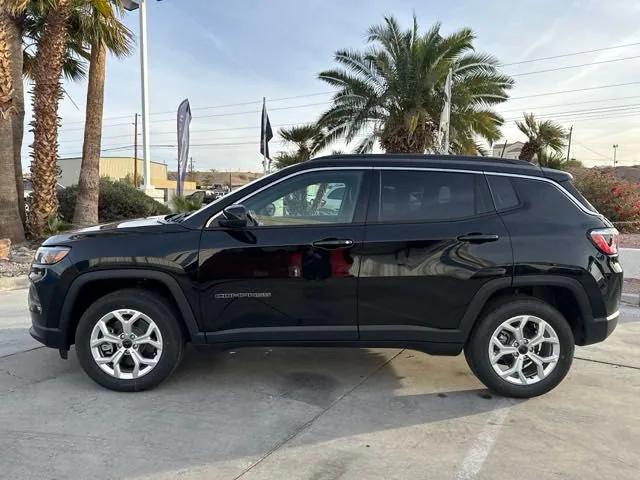 2025 Jeep Compass COMPASS LATITUDE 4X4