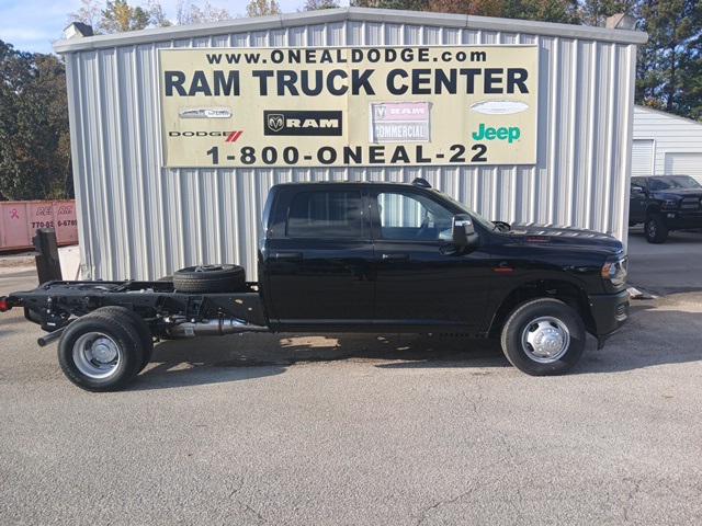 2024 RAM Ram 3500 Chassis Cab RAM 3500 TRADESMAN CREW CAB CHASSIS 4X4 60 CA