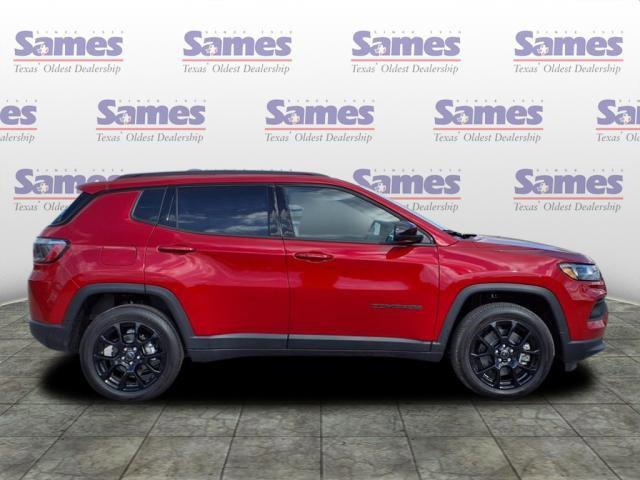 2025 Jeep Compass COMPASS LATITUDE 4X4
