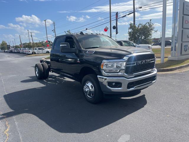 2024 RAM Ram 3500 Chassis Cab RAM 3500 TRADESMAN CREW CAB CHASSIS 4X4 60 CA