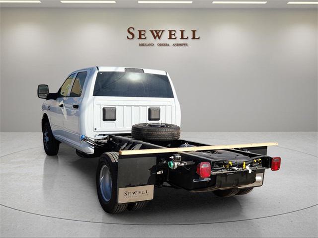 2024 RAM Ram 3500 Chassis Cab RAM 3500 TRADESMAN CREW CAB CHASSIS 4X4 60 CA