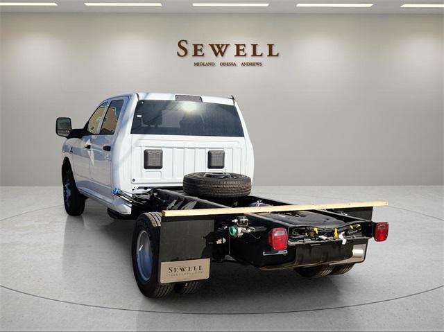 2024 RAM Ram 3500 Chassis Cab RAM 3500 TRADESMAN CREW CAB CHASSIS 4X4 60 CA