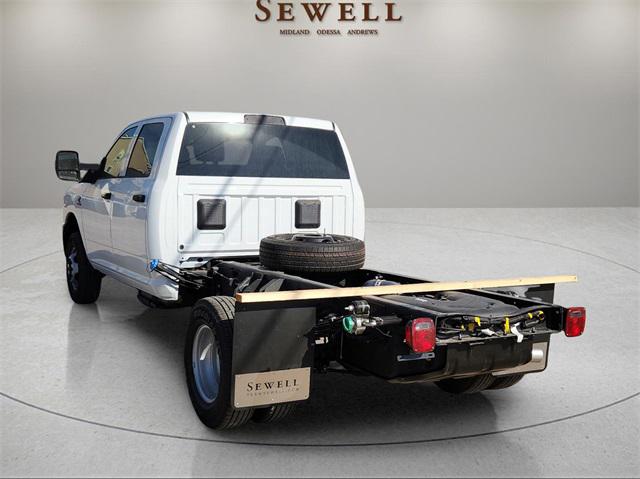 2024 RAM Ram 3500 Chassis Cab RAM 3500 TRADESMAN CREW CAB CHASSIS 4X4 60 CA