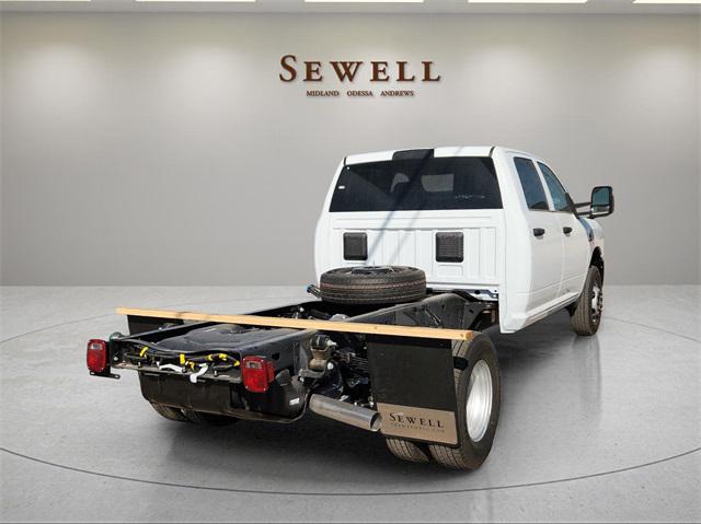 2024 RAM Ram 3500 Chassis Cab RAM 3500 TRADESMAN CREW CAB CHASSIS 4X4 60 CA