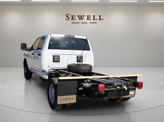 2024 RAM Ram 3500 Chassis Cab RAM 3500 TRADESMAN CREW CAB CHASSIS 4X4 60 CA