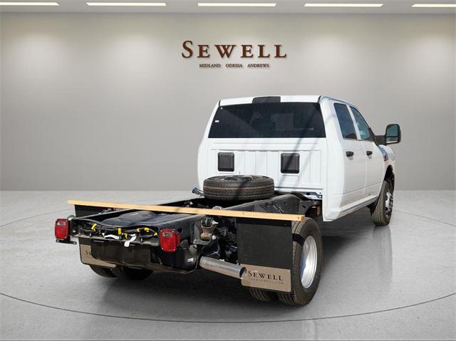 2024 RAM Ram 3500 Chassis Cab RAM 3500 TRADESMAN CREW CAB CHASSIS 4X4 60 CA