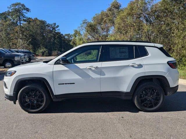 2025 Jeep Compass COMPASS LATITUDE 4X4