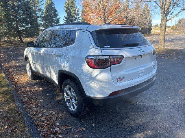 2025 Jeep Compass COMPASS LATITUDE 4X4