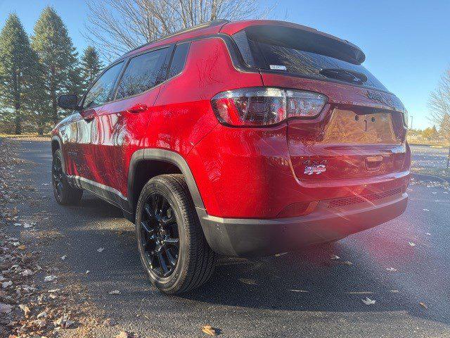 2025 Jeep Compass COMPASS LATITUDE 4X4