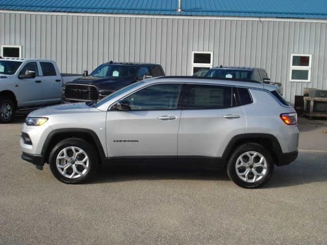 2025 Jeep Compass COMPASS LATITUDE 4X4