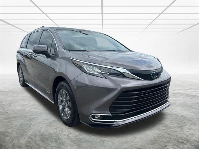 2021 Toyota Sienna XLE