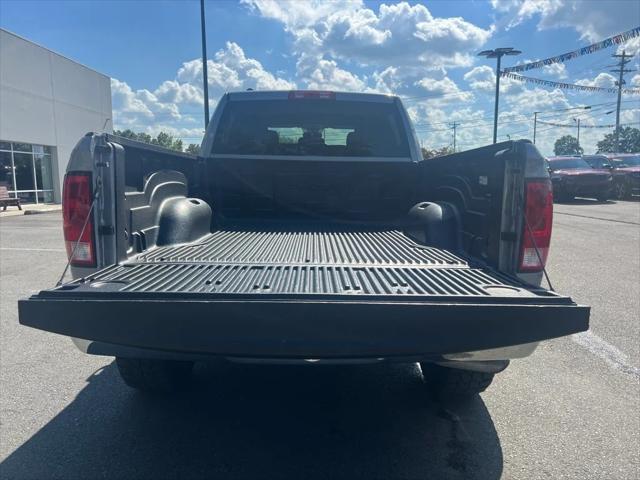 2021 RAM 1500 Classic SLT Crew Cab 4x4 64 Box