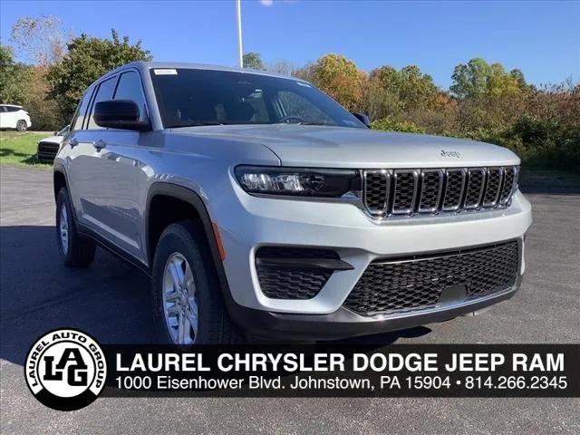 2025 Jeep Grand Cherokee GRAND CHEROKEE LAREDO 4X4