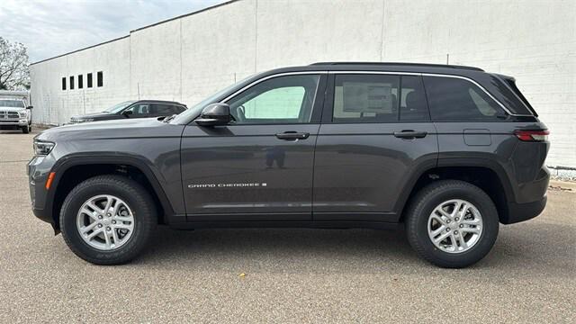 2025 Jeep Grand Cherokee GRAND CHEROKEE LAREDO 4X4