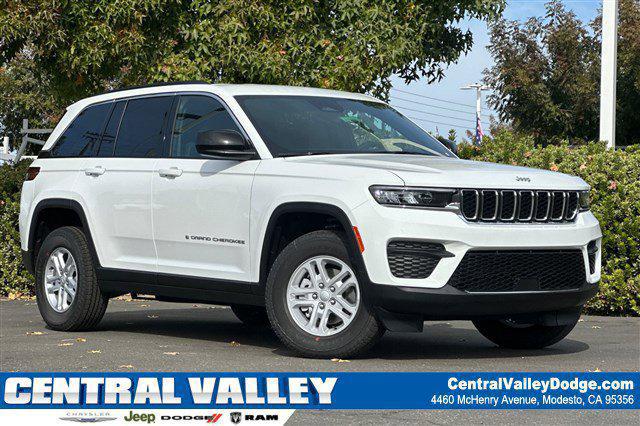 2025 Jeep Grand Cherokee GRAND CHEROKEE LAREDO 4X4