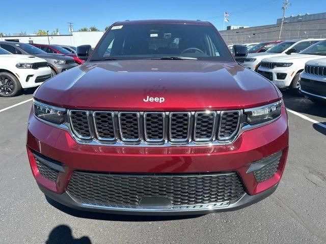 2025 Jeep Grand Cherokee GRAND CHEROKEE LAREDO 4X4