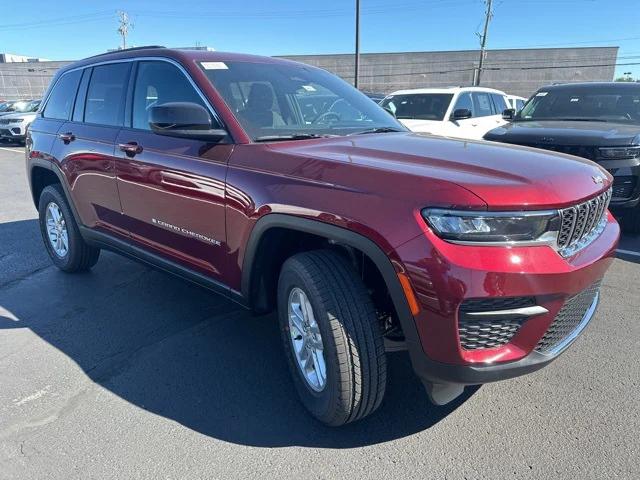 2025 Jeep Grand Cherokee GRAND CHEROKEE LAREDO 4X4