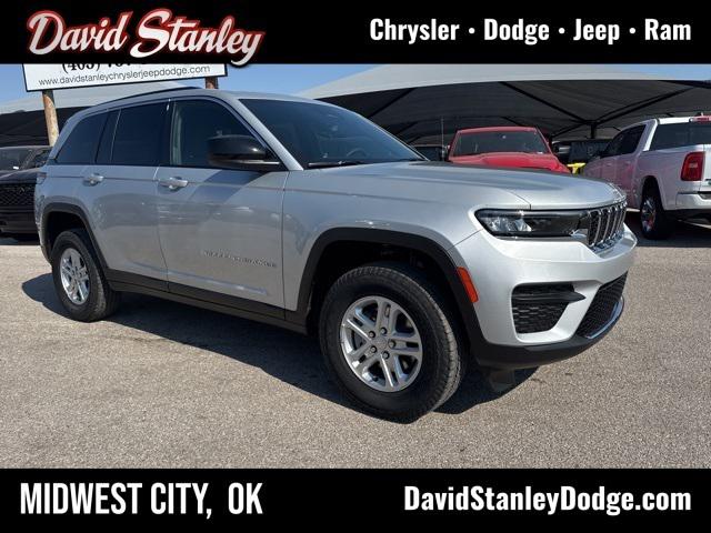 2025 Jeep Grand Cherokee GRAND CHEROKEE LAREDO 4X4