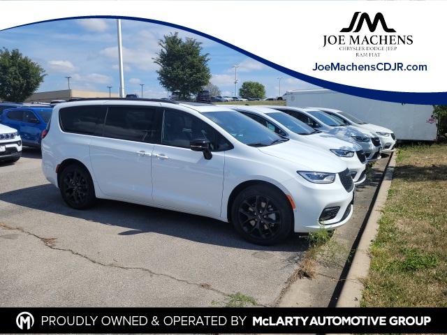 2024 Chrysler Pacifica PACIFICA LIMITED AWD