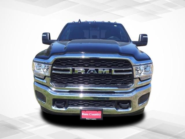 2024 RAM 3500 Tradesman Crew Cab 4x4 8 Box