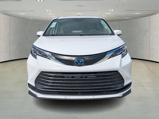 2021 Toyota Sienna LE