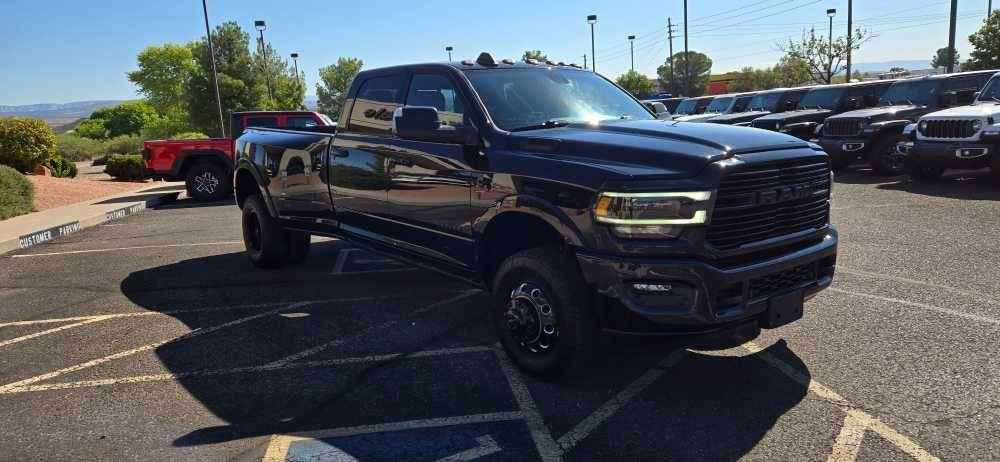 2022 RAM 3500 Laramie Crew Cab 4x4 8 Box