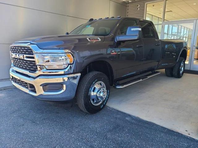 2024 RAM Ram 3500 RAM 3500 TRADESMAN CREW CAB 4X4 8 BOX