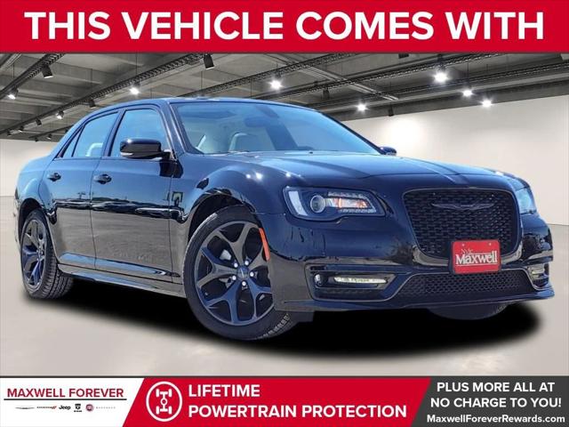 2023 Chrysler 300 Touring L