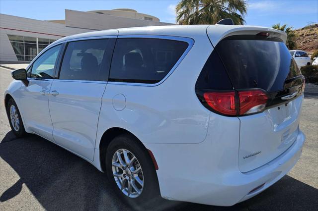 2022 Chrysler Voyager LX