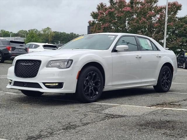 2023 Chrysler 300 Touring L AWD