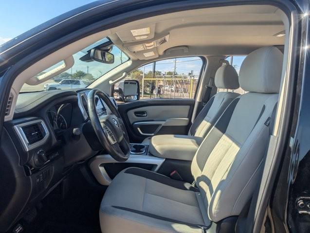 2020 Nissan Titan Crew Cab SV 4x2