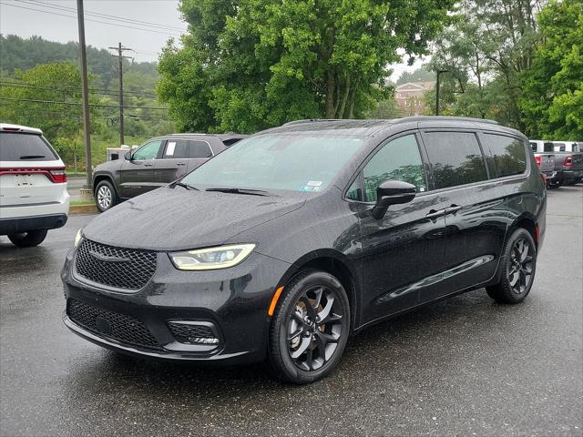 2022 Chrysler Pacifica Limited AWD