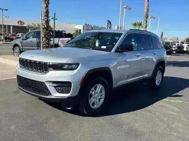 2025 Jeep Grand Cherokee GRAND CHEROKEE LAREDO 4X4