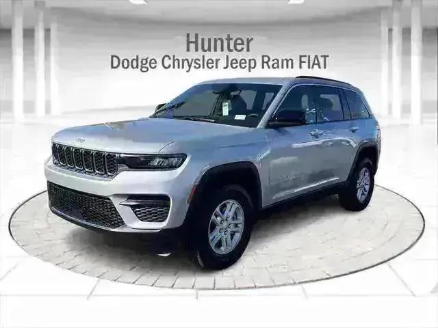 2025 Jeep Grand Cherokee GRAND CHEROKEE LAREDO 4X4