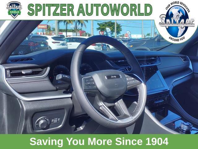 2025 Jeep Grand Cherokee GRAND CHEROKEE L LAREDO 4X2