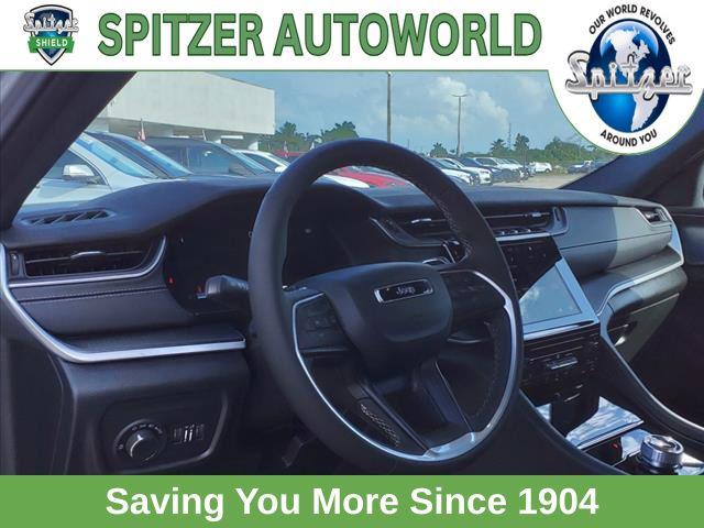 2025 Jeep Grand Cherokee GRAND CHEROKEE L LAREDO 4X2