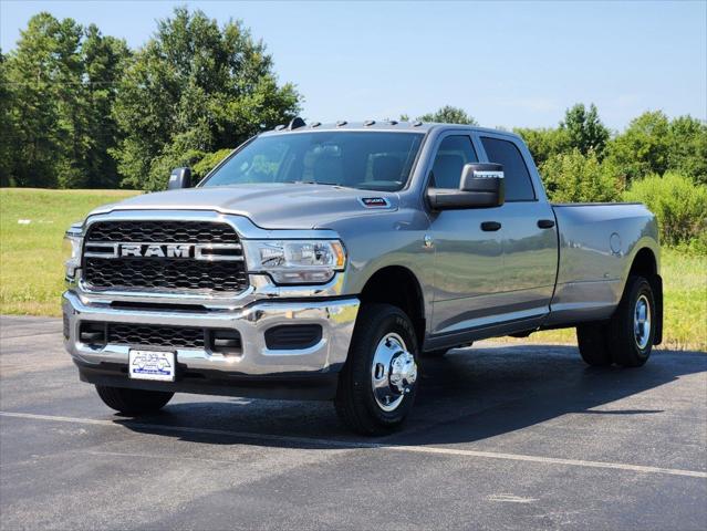 2024 RAM 3500 Tradesman Crew Cab 4x4 8 Box