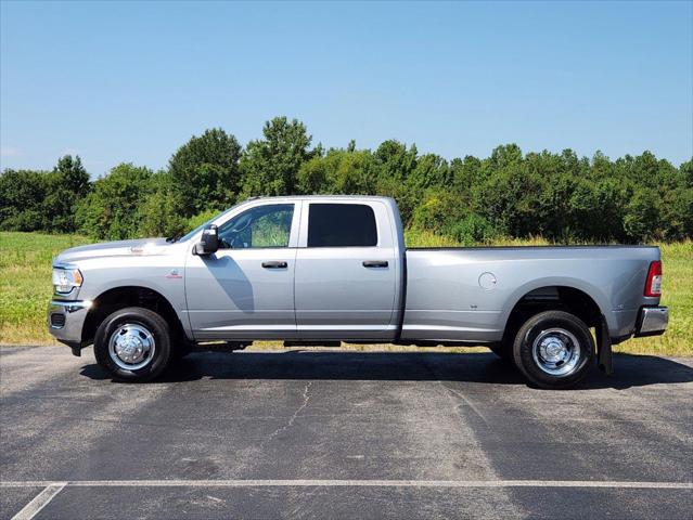 2024 RAM 3500 Tradesman Crew Cab 4x4 8 Box