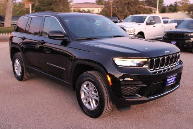 2025 Jeep Grand Cherokee GRAND CHEROKEE LAREDO 4X2