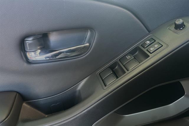 2025 Nissan Frontier Crew Cab SV 4x2