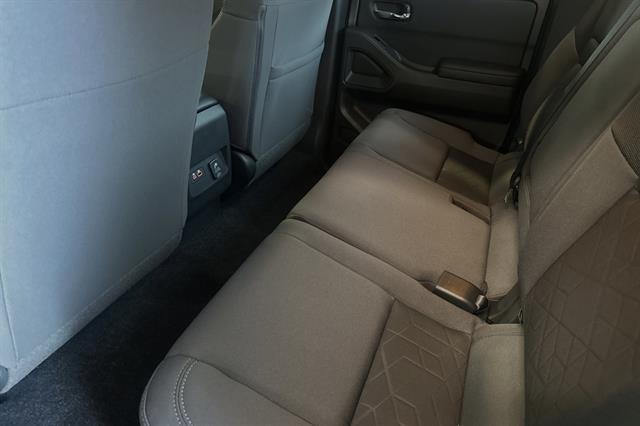 2025 Nissan Frontier Crew Cab SV 4x2