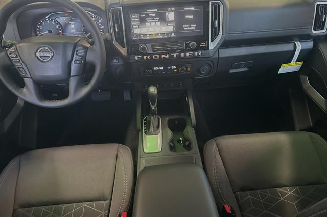 2025 Nissan Frontier Crew Cab SV 4x2